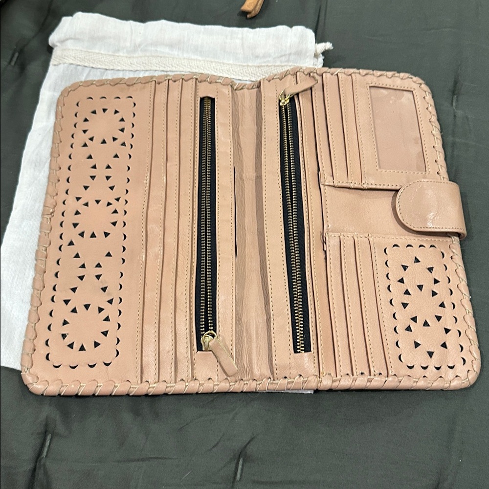 Cleobella Beige Cutout Wallet - Picture 2 of 3